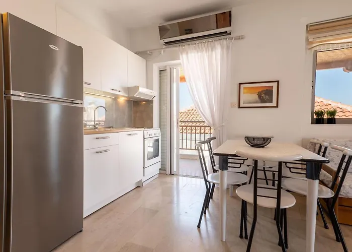 F & B Summer Collection - Kassandra - Polichrono Apartament *