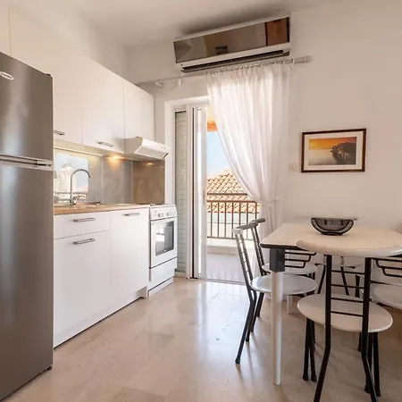 F & B Summer Collection - Kassandra - Polichrono Apartament *